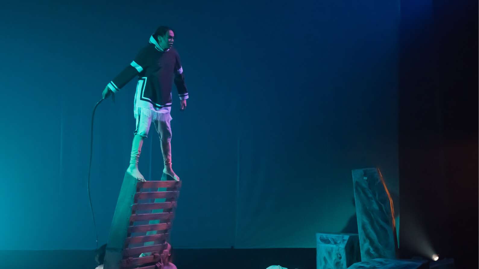 Saali Kuata performs in the Unikkaaqtuat circus theatre show at the National Arts Centre